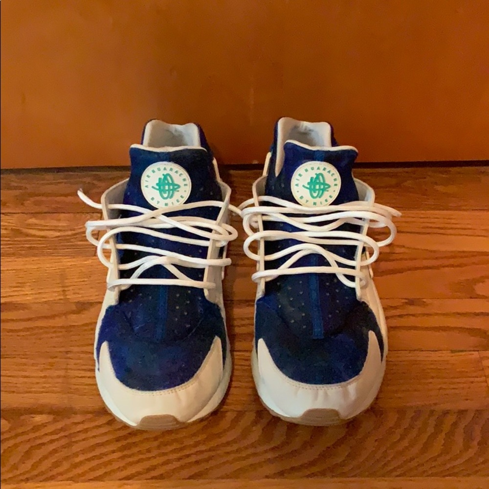 *CUSTOM* NIKE AIR HUARACHE!! - Picture 2 of 7
